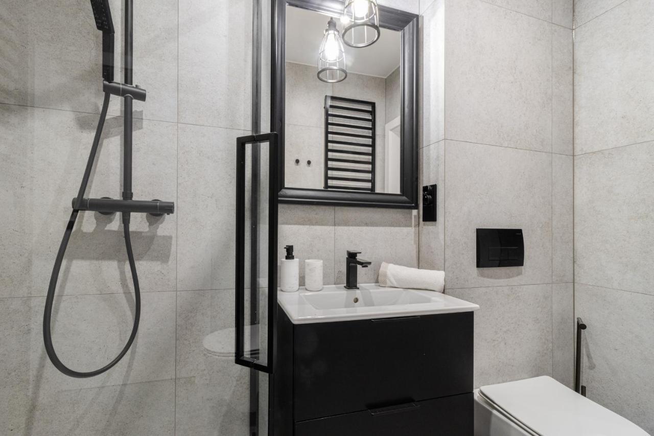 Kobiela Luxury Aparthotel Ktw City Center 卡托维兹 外观 照片